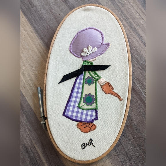 Vintage 70s Holly Hobbie Appliqué Embroidery Hoop Art Handmade - Picture 2 of 5